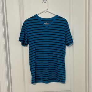 4/$25 American Eagle Outfitters Black and Blue Striped V-Neck Tee Men’s Size M